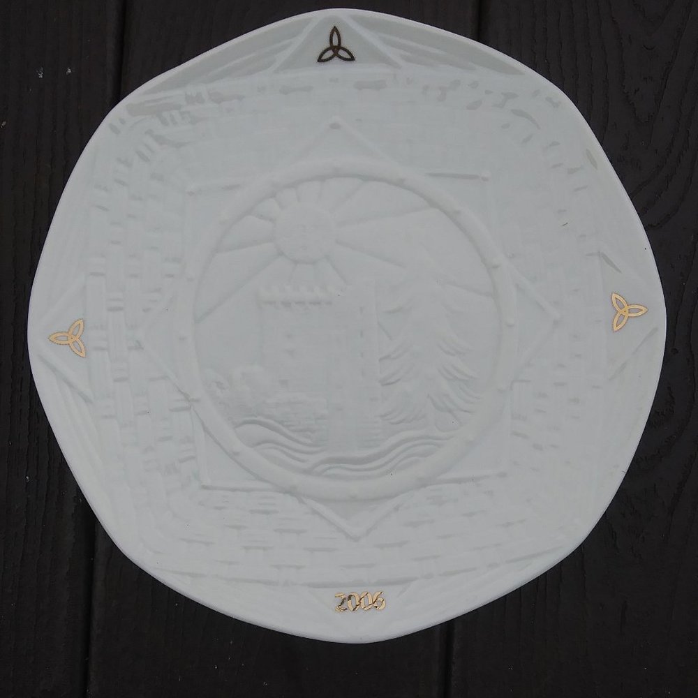 Belleek Christmas at Blarney 2006 annual plate  Ireland 329/2000